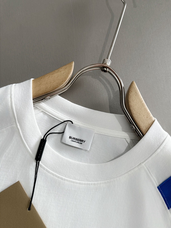 ブランドTシャツ背面デザイン